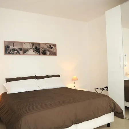 Isa Airport Aparthotel 3*