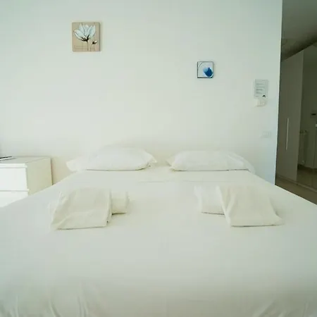 Aparthotel Isa Airport