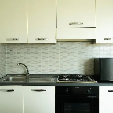 Isa Airport Apartmanhotel