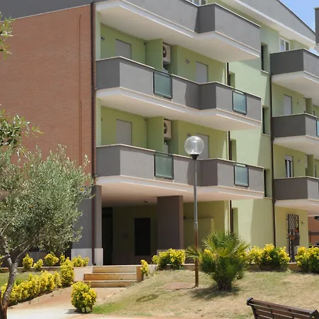 Isa Airport Apartmanhotel