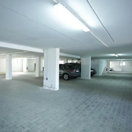 Apartmanhotel Isa Airport