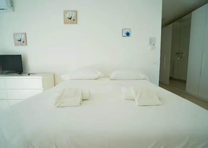 Hotel apartamentowy Isa Airport
