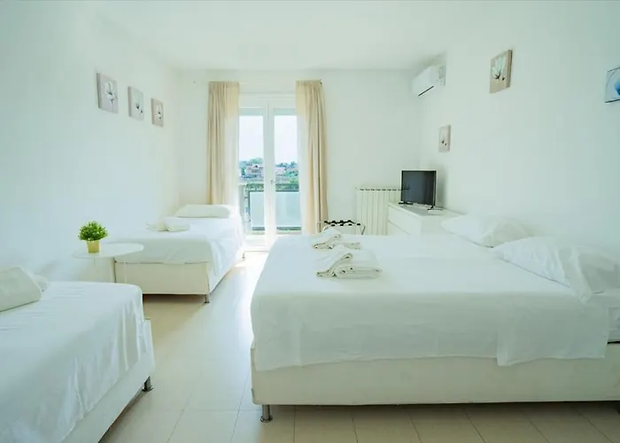 Isa Airport Hotel apartamentowy 3*