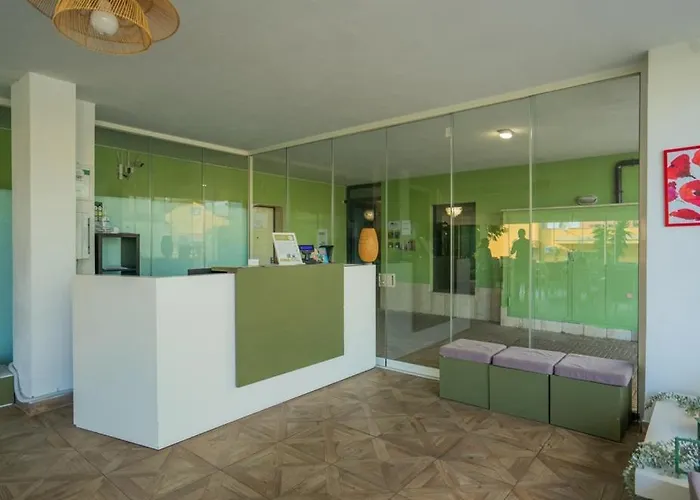 Hotel apartamentowy Isa Airport